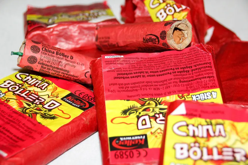 firecrackers 1116918 1920 pixa