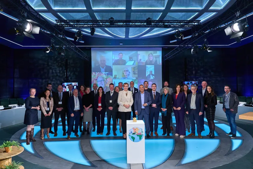 foto bestuurders ondertekenmoment manifest mvoi scaled 1 1