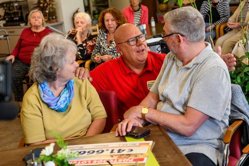 gaston verrast inwoners van alkmaar met 1 miljoen euro