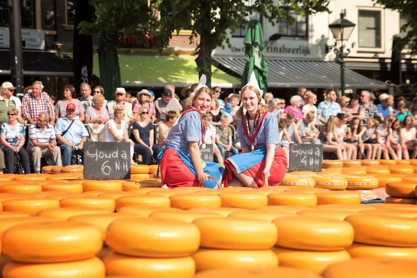 kaasmarkt kaasmeisjes