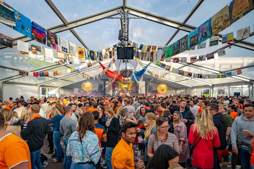 koningsdag op de paardenmarkt foto ed van de pol kopieren