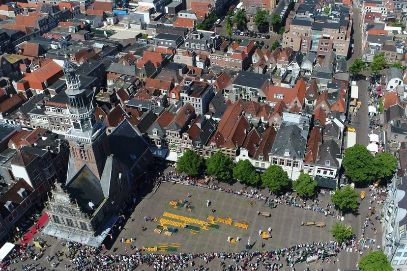 luchtfoto waagplein kaasmarkt 1536x864 1