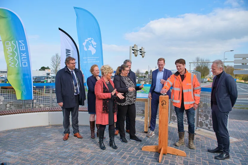 pb 07 deltacommissaris getuige bij opening nieuw gemaal de waardse dijk 1 1