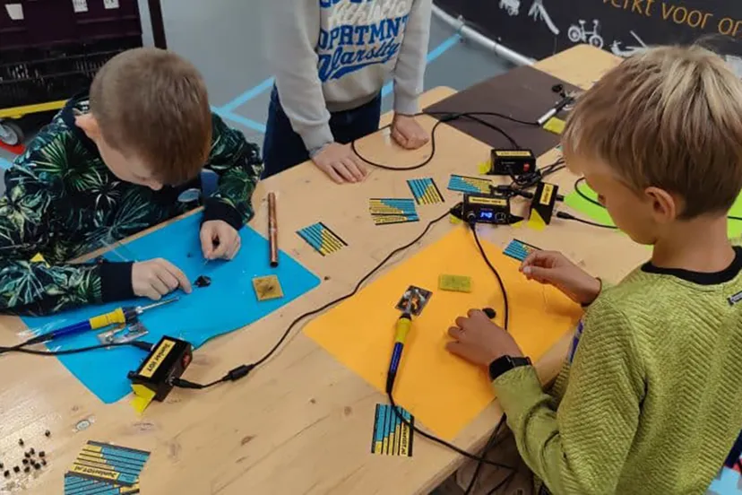 pet kinderen solderen 1025x461 1 kopieren