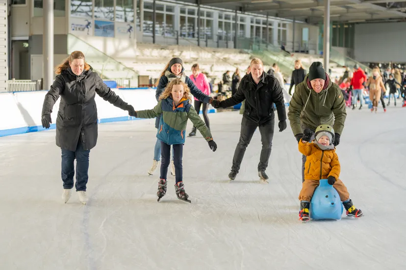 schaatsen op ijsbaan de meent