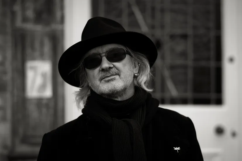 wayne hussey photo copyright james bacon