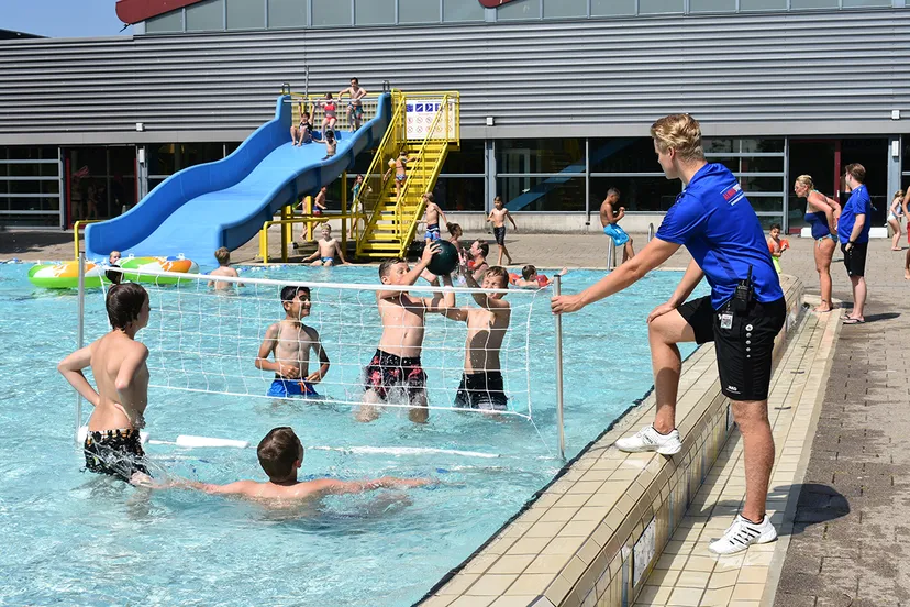 zomer in zwembad hoornse vaart