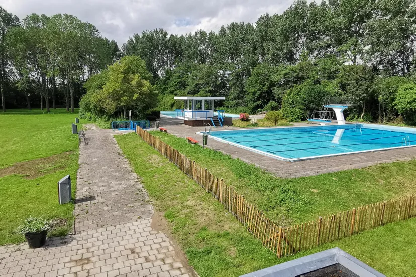 zwembad de rijd in nieuwe niedorp nu nog zonder bezoekers