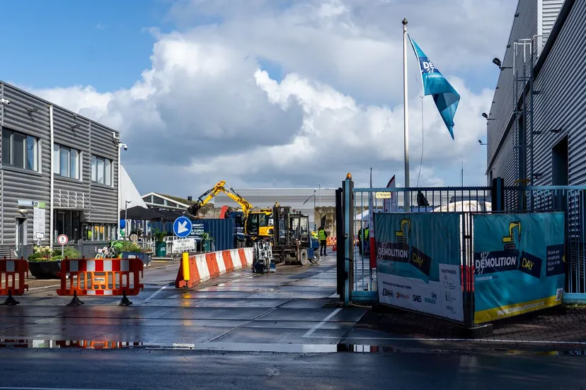 demolition day ca de groot locatie small