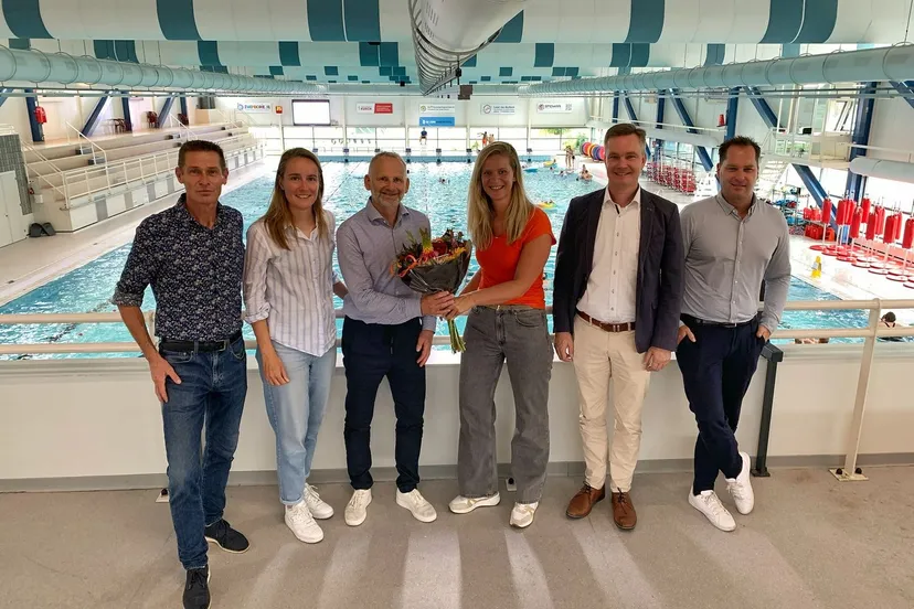 max delissen benoemd tot nieuwe zwemambassadeur van alkmaar