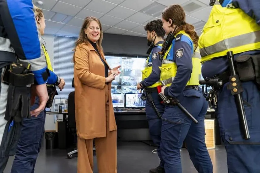 jj050225 01 006 768x601