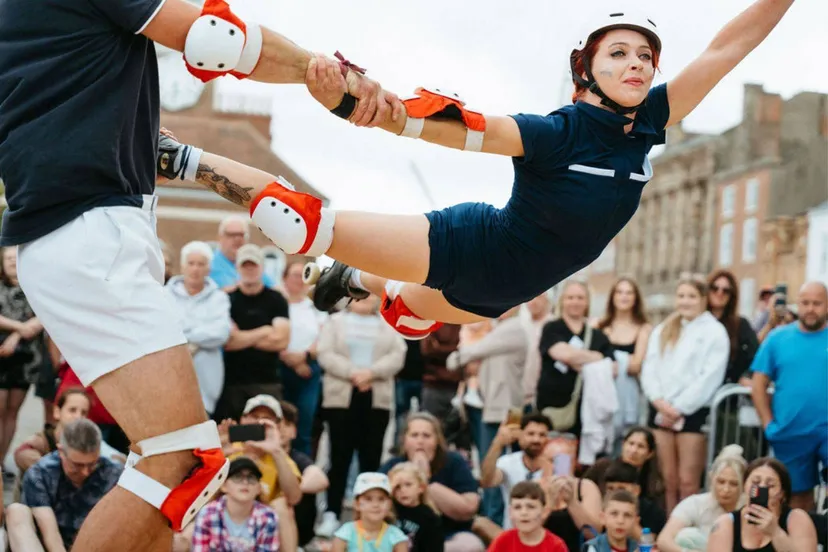 ZIDM 21 jun 15Feet6 - Les Patineurs (c)Jamie Haslam