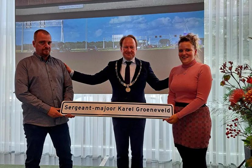 onthulling naambord karel groeneveld gem almere