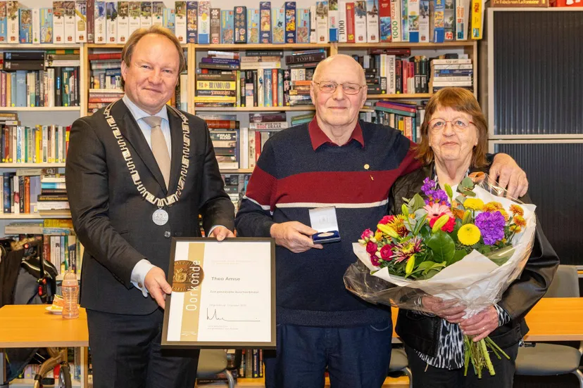 uitreiking erepenning van almere maarten feenstra