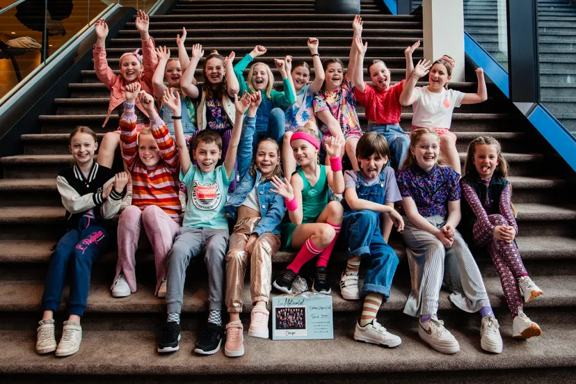 23324 optreden dapper kind 100