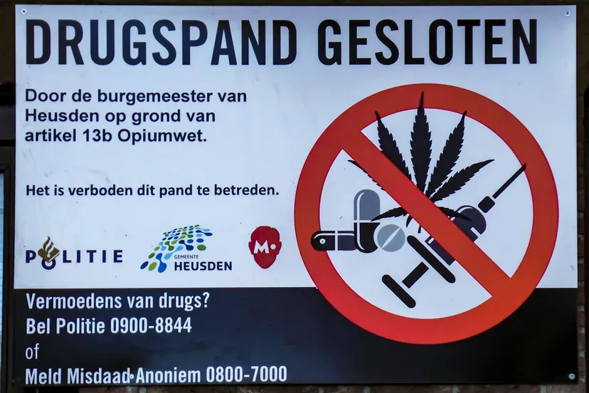 download scaled 1000x1000 23915