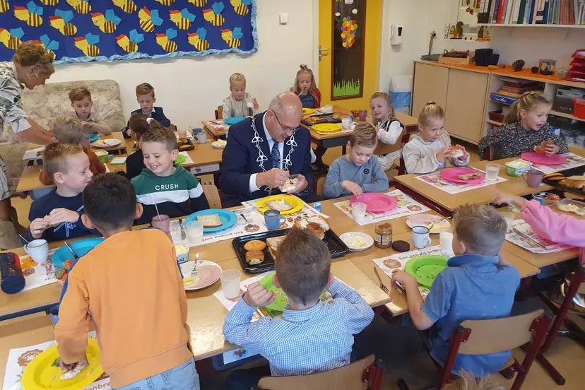 foto ontbijt burgemeester groep 3