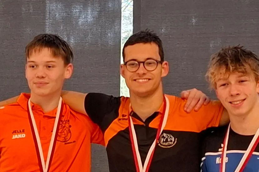 2024 11 16podium 400m wisselslag jo 18 jaar