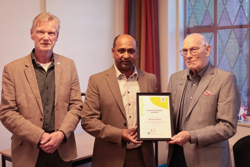 uitreiking certificaat dementievriendelijke gemeente foto 10
