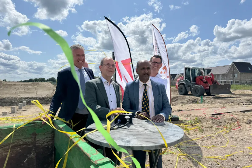 20250623 foto starthandeling tweede fase nieuwbouw achter de schans