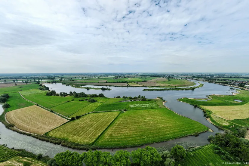 panorama-afgedamde-maas-rijkwaterstaat-pulles-en-pulles-tcm26-344643