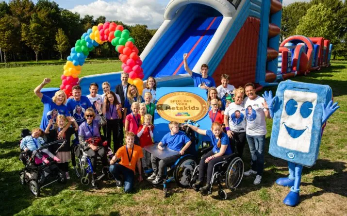 2 bekende nederlanders werken zich in het zweet voor kinderen met een metabole ziekte e1538069918227