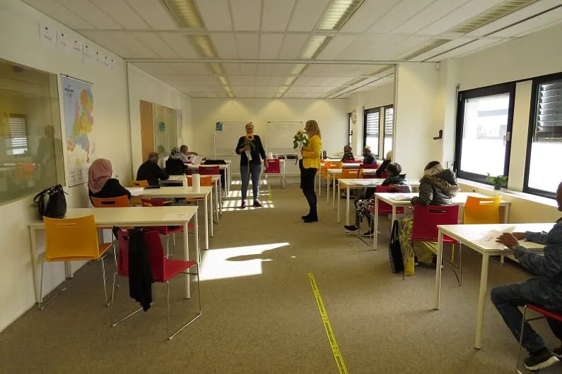 200907 dag van lezen en schrijven uitreiking zonnebloem6 angela