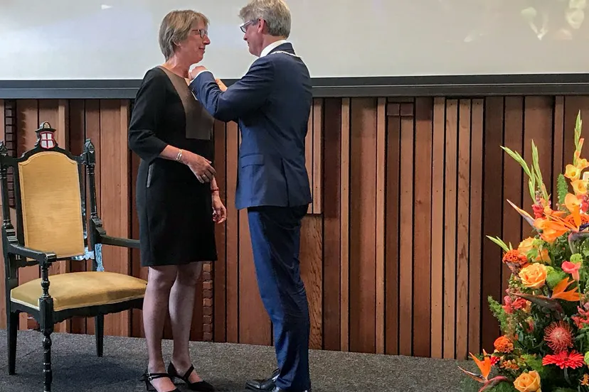 2920 2e2f0215d614bb54b97ef5c633cee742