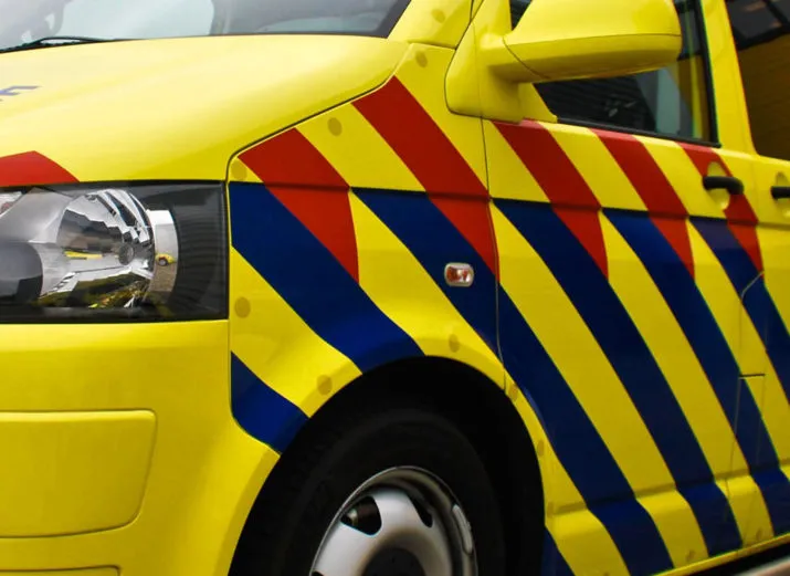 ambulance zijkant 112 alarm hulpdiensten spoed groot e1485513770484