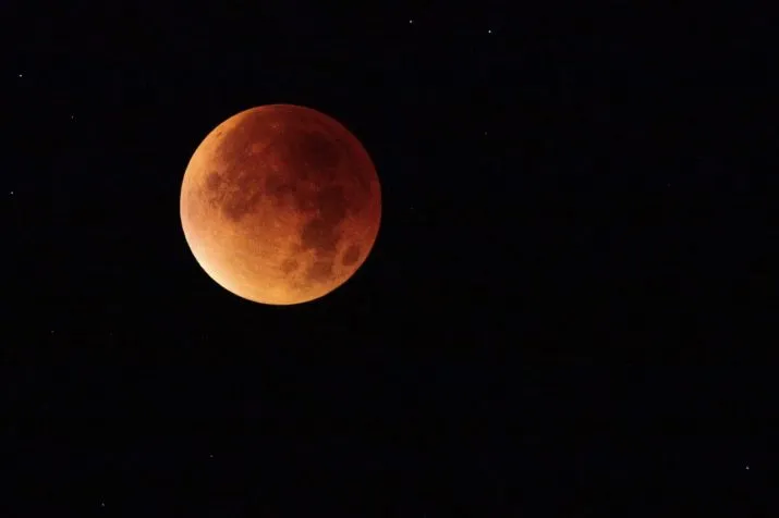 blood moon 2428965 1280 e1532589193463