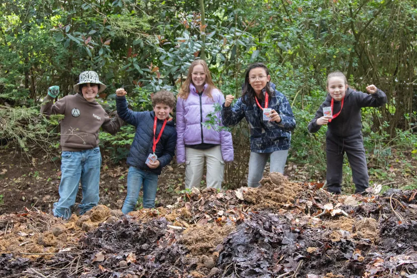 dierenpark amersfoort bouwt een broeihoop voor ringslangen
