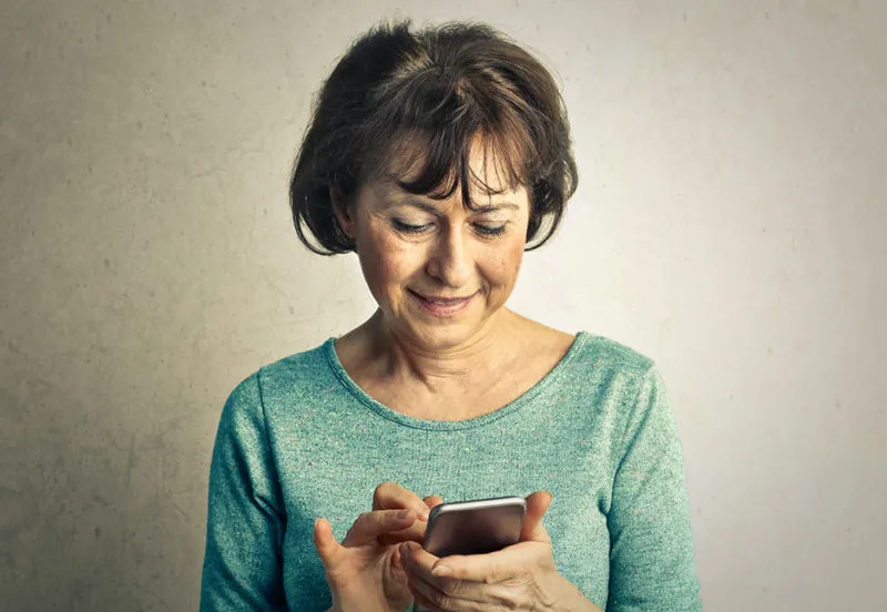 onderzoek eenzaamheid senioren neemt toe door corona e1587395708682