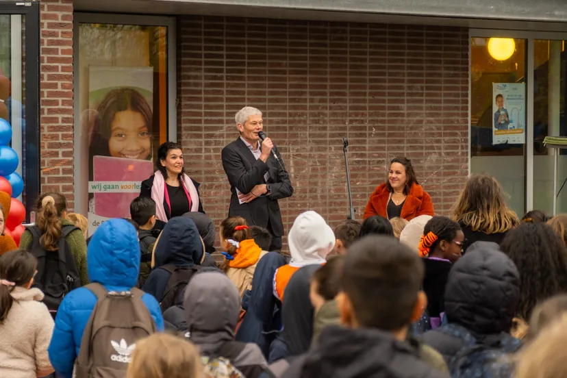 opening kindcentum het nieuwe land 1