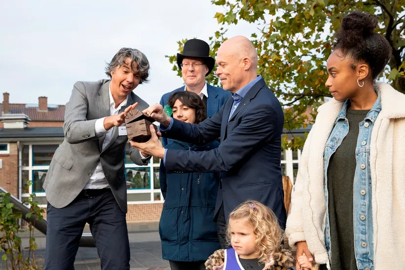 wethouder van eijk opent vlinderslag kindcentrum