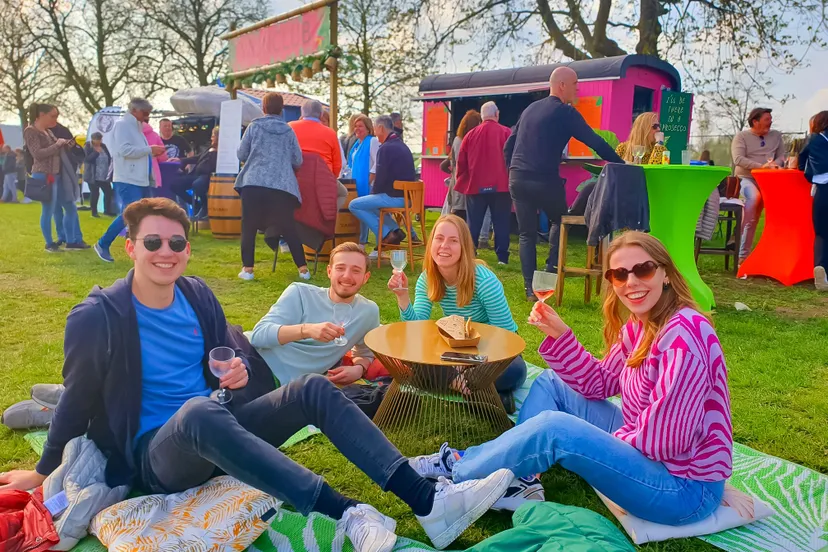 dames wijnclub zonder vlekken