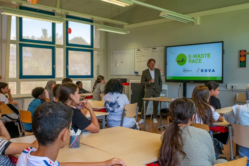 Kick-off e-waste race