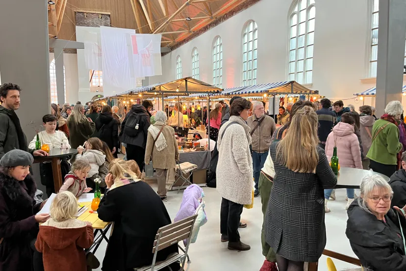 Dorpsplein Kunstkerstmarkt