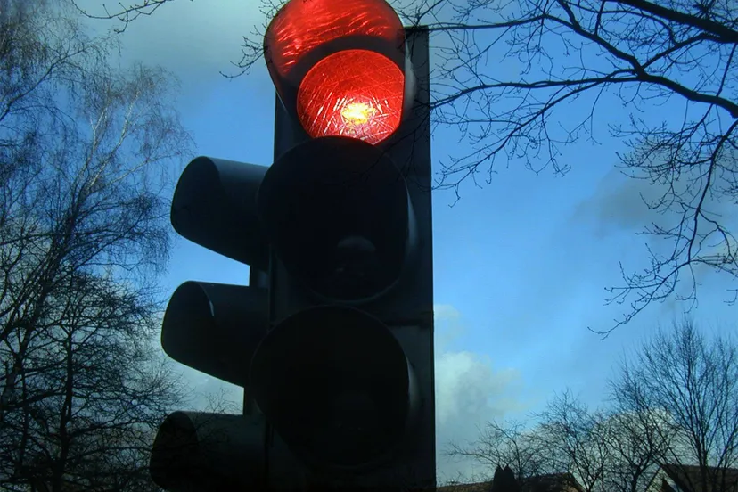kalhh-traffic-light-242323_1920