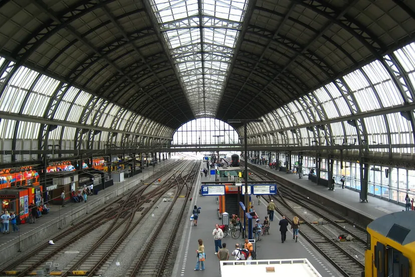 amsterdam main train station