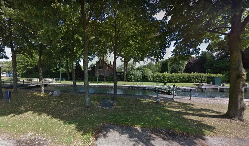 herdenking monument het sluisje apeldoorn