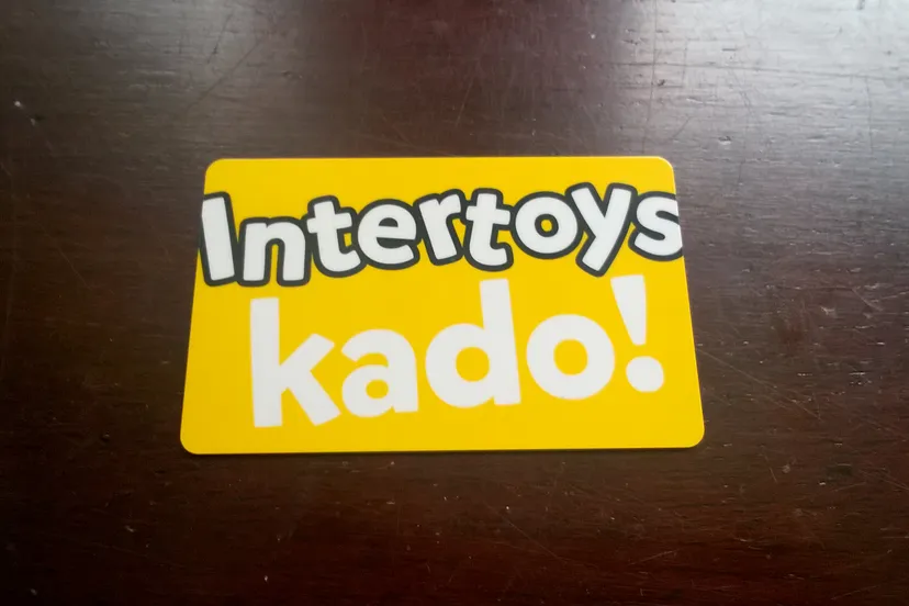 intertoys gift card 2018 model wikimedia