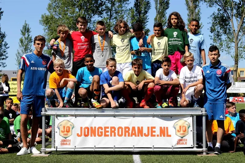 jonger oranje