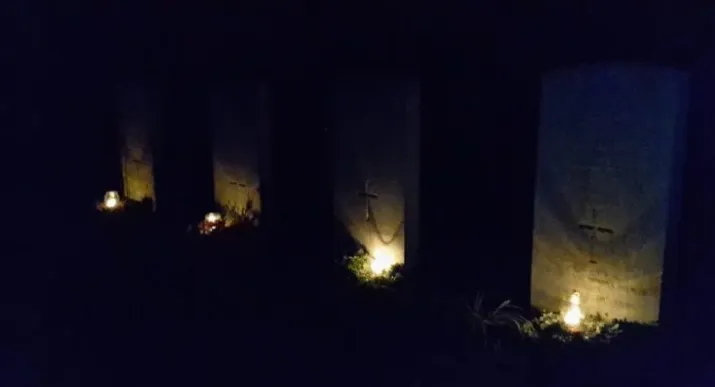 lichtjes oorlogsgraven devi hellesem