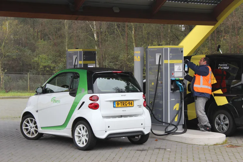 persbericht a team pluryn onderhoudt snellaadstations van fastned