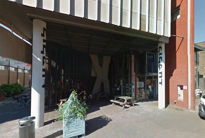 podium gigant street view