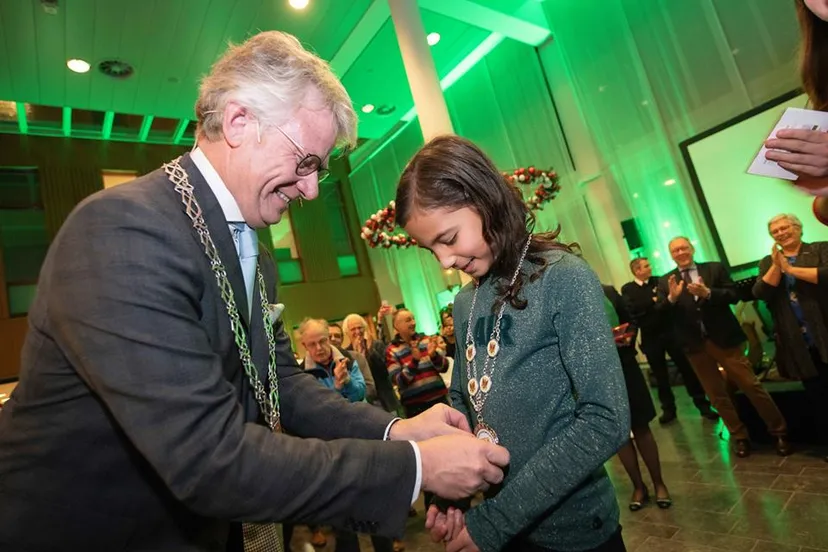 sibel ozcan kinderburgemeester fb gemeente apeldoorn