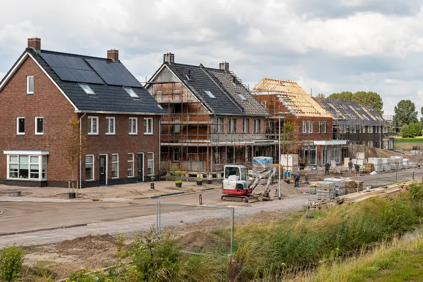 Illustratiebeeld van een nieuwbouwwijk in aanbouw.