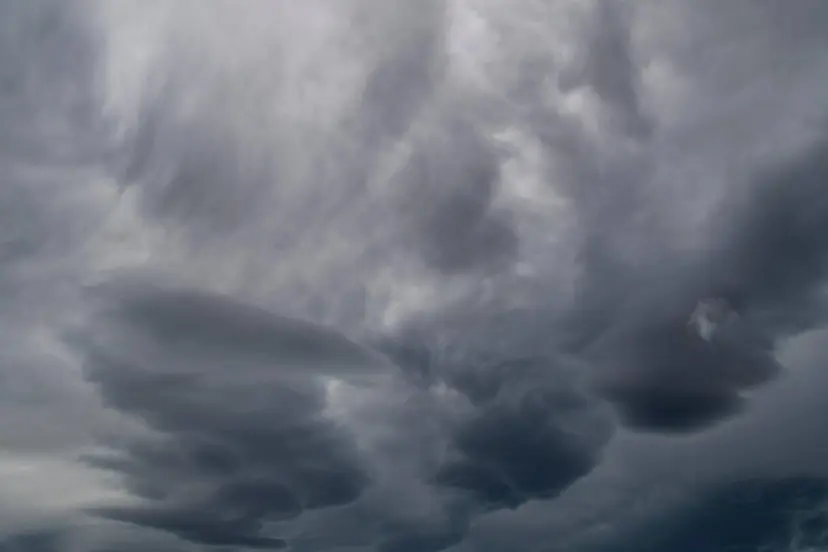 wolk grijs