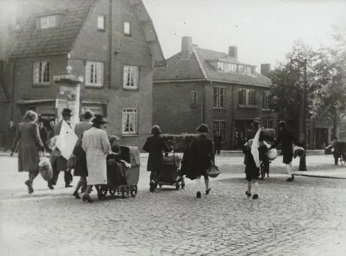 102958 arnhemmers ontvluchten het oorlogsgeweld w800 h600