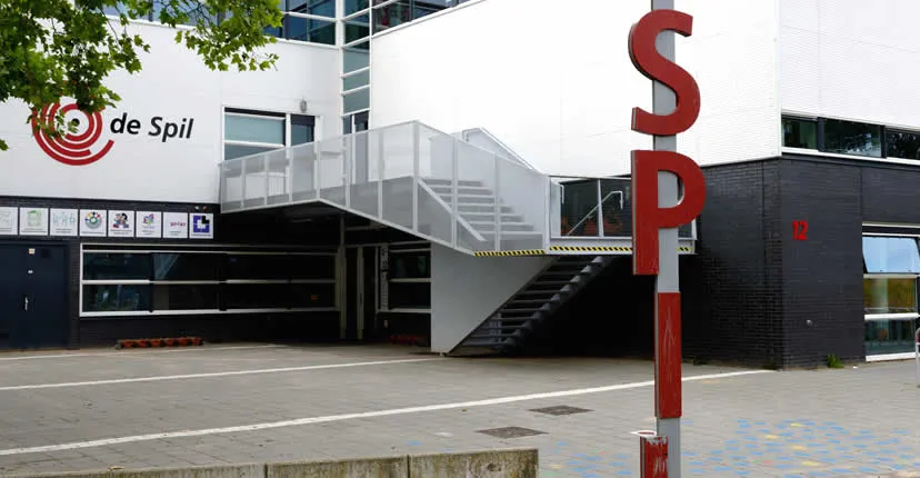 banner front de spilmalburgen 01